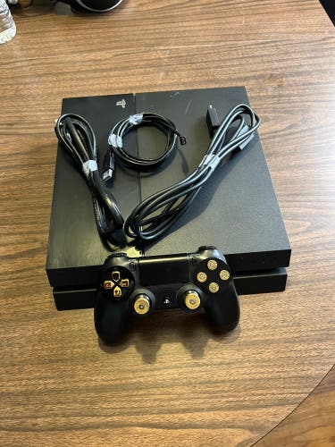 PLAYSTATION 4 PS4