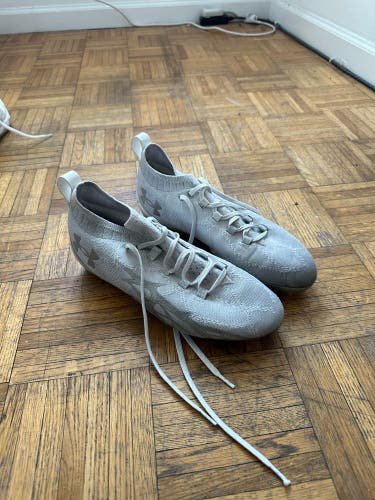 White Used Size 11 (Women's 12) Under Armour Spotlight