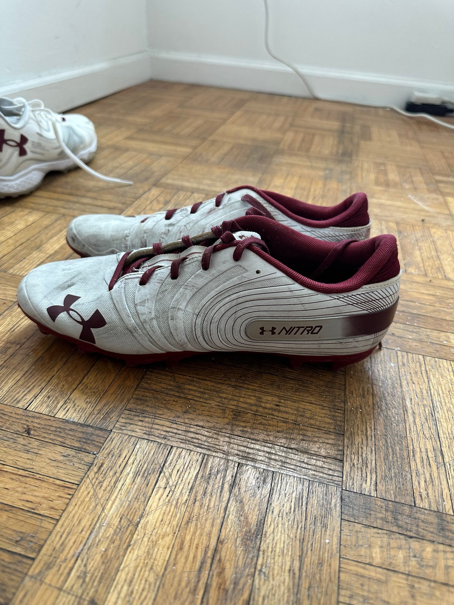 セール‼️ UNDER ARMOUR NITRO MC WHITE 27 - スポーツ