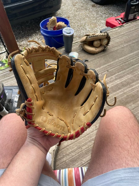 Used 2021 Right Hand Throw Wilson Infield A2000 Baseball Glove 11.25"