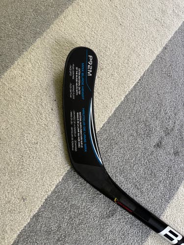 New Intermediate Right Handed Bauer Vapor Hyperlite Hockey Stick P92M