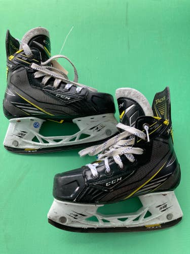 Junior Used CCM Tacks Classic Pro Hockey Skates D&R (Regular) 1.5