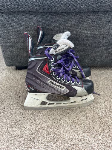 Used Bauer Vapor x50 Size 4 Hockey Skates
