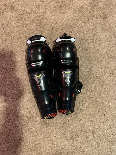 Used Bauer Vapor Hyperlite Shin Pads