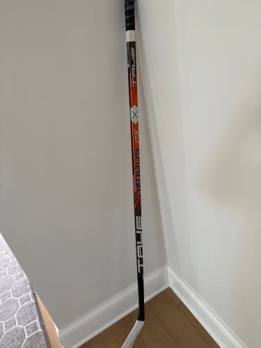 Senior Right Handed P28 Pro Stock Hzrdus PX Hockey Stick