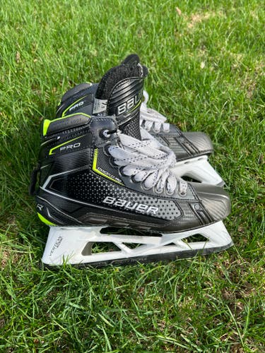 Senior Used Bauer Pro Hockey Goalie Skates Regular Width Size 7.5