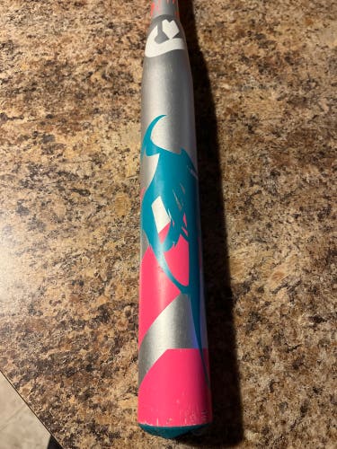 Used DeMarini Vendetta 32/20
