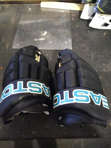New Easton Synergy Gloves 14"
