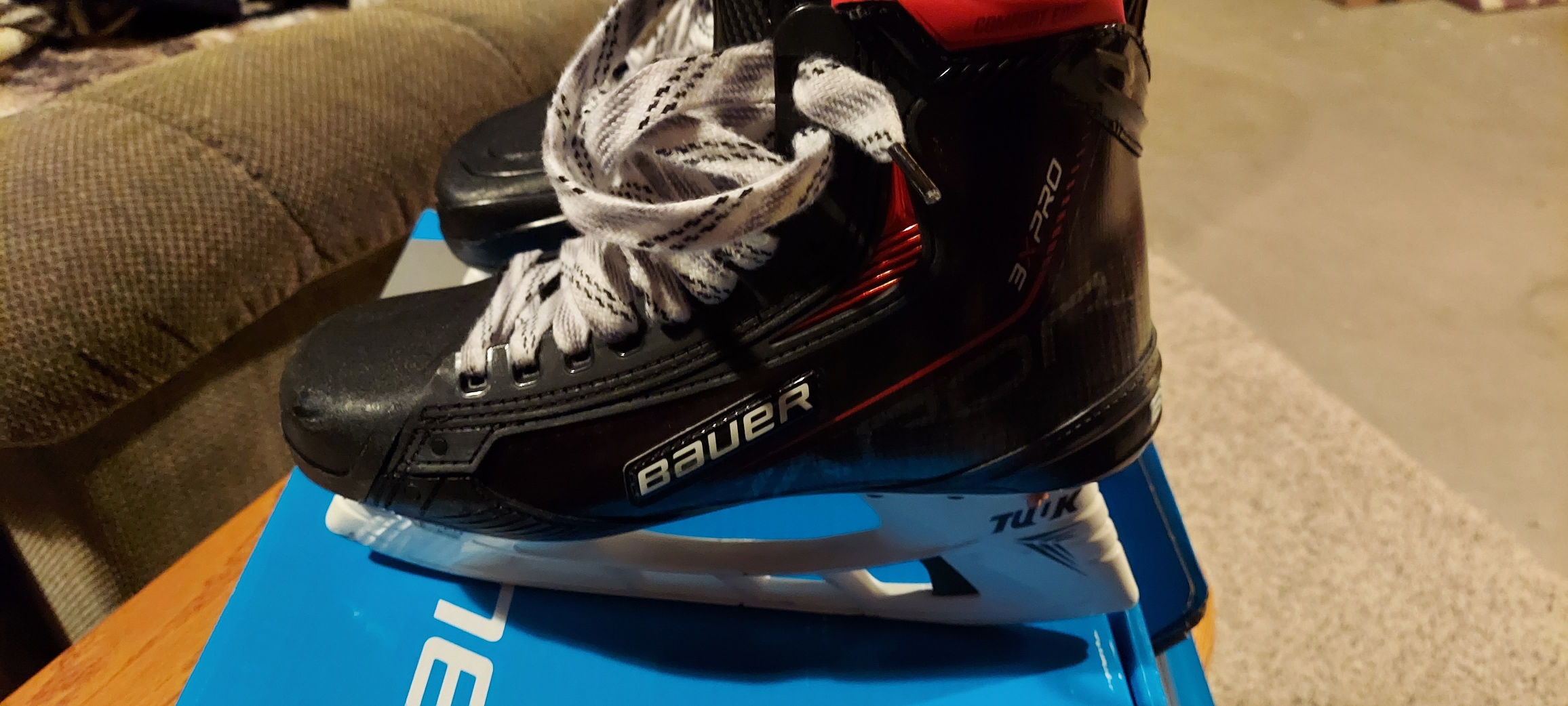 Senior Used Bauer Vapor 3X Pro Hockey Skates Size 7