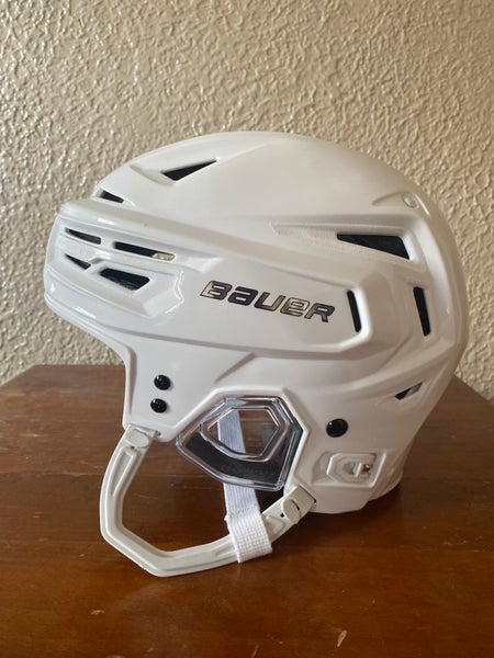 New Large Bauer Re-Akt 150 Helmet