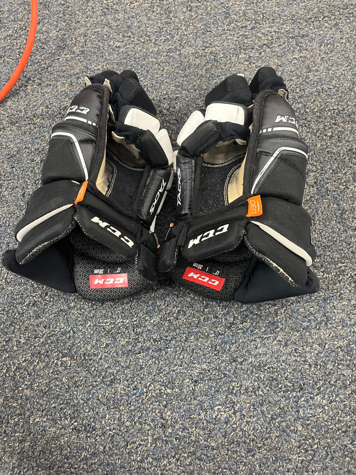 Used CCM 4052 11 Hockey Gloves – cssportinggoods