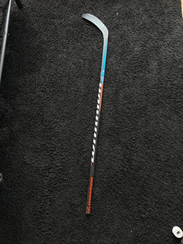 Senior Right Handed W03 Covert QRE 20 PRO Hockey Stick