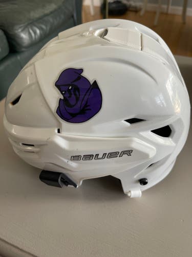 Used Small Bauer Re-Akt 95 Helmet