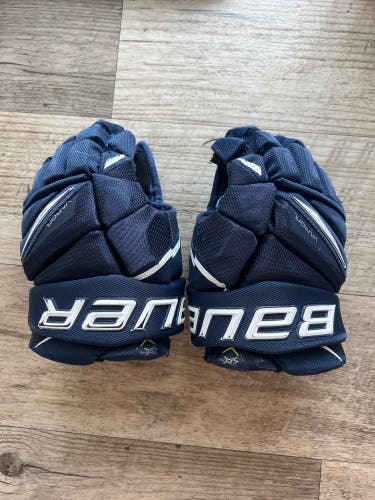 Junior Bauer Vapor 2X Pro Hockey Gloves Navy