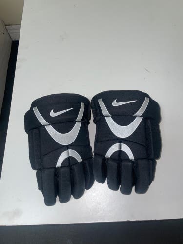 Nike 10" Gloves (used)