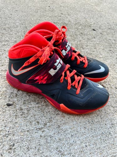 Rare Nike Lebron 7 Soldier Shoes **Phenomenal Condition**