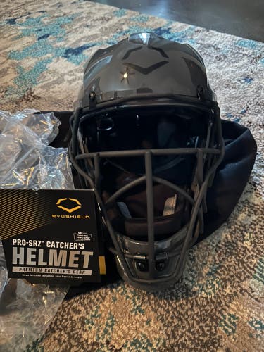 Evoshield PRO-SRZ™ CATCHER'S HELMET