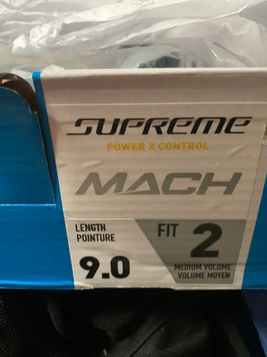 New Bauer Regular Width Size 9 Supreme Mach Hockey Skates