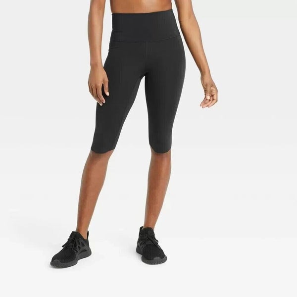 NWT All In Motion Ultra High Rise Capri Black Size Small