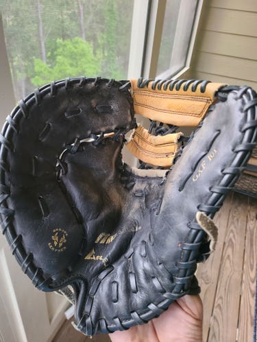 Used Mizuno Left Hand Throw First Base Baseball Glove
