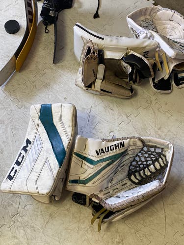 Pro stock Vaughn/ Ccm glove set