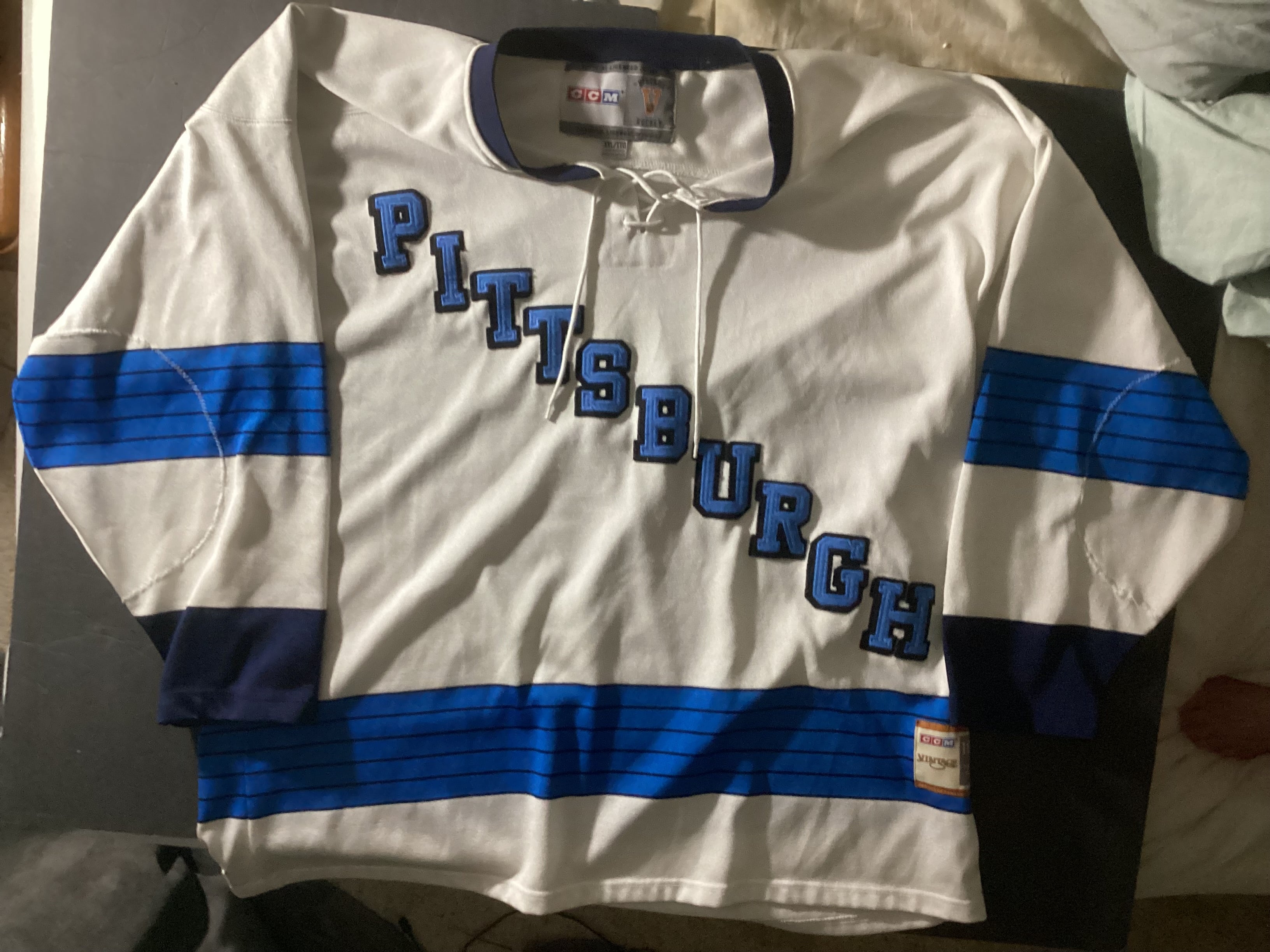 CCM vintage NHL jersey Pittsburgh Penguins 90s - We Love Sports Shirts