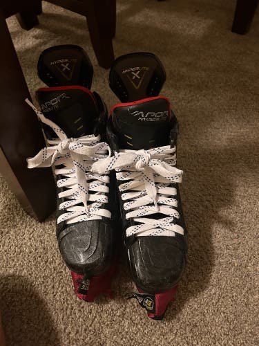 Bauer Vapor Hyperlite Hockey Skates (5.0)