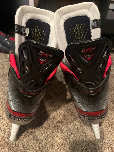 New Bauer Regular Width Size 9.5 Vapor 2X Pro Hockey Skates
