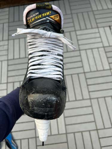 Senior Used Bauer Supreme 2S Pro Hockey Skates Regular Width Size 9.5