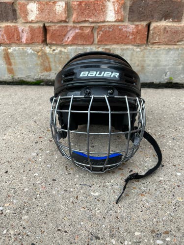 Used Bauer BHH1500 Hockey Helmet XS With FM4500 Cage OA7