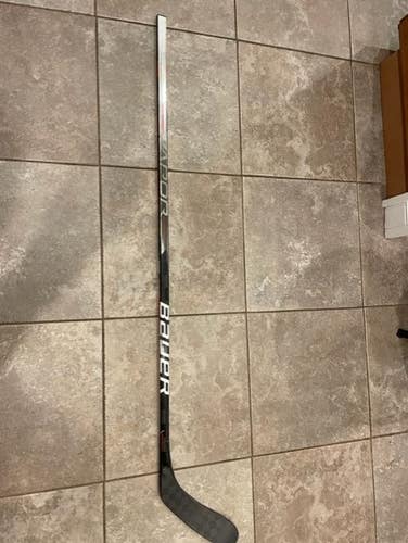 Senior Used Left Hand Bauer Vapor Hyperlite Hockey Stick P28