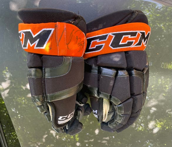 Game worn CCM  14" Pro Stock Anaheim Gloves Matt Belesky