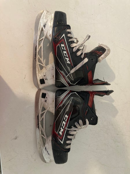 Intermediate Used CCM JetSpeed FT490 Hockey Skates Regular Width Size 4.5