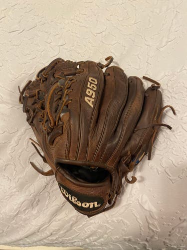 Used Left Hand Throw 11.75" A950 Baseball Glove