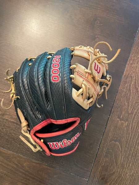 Used 2021 Right Hand Throw Wilson Infield A2000 Baseball Glove 11.25"