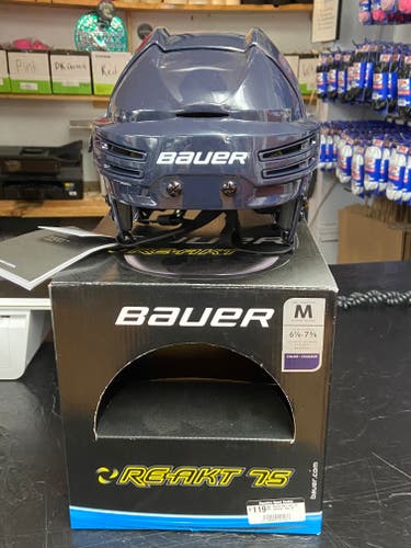 New Medium Bauer Re-Akt 75 Helmet