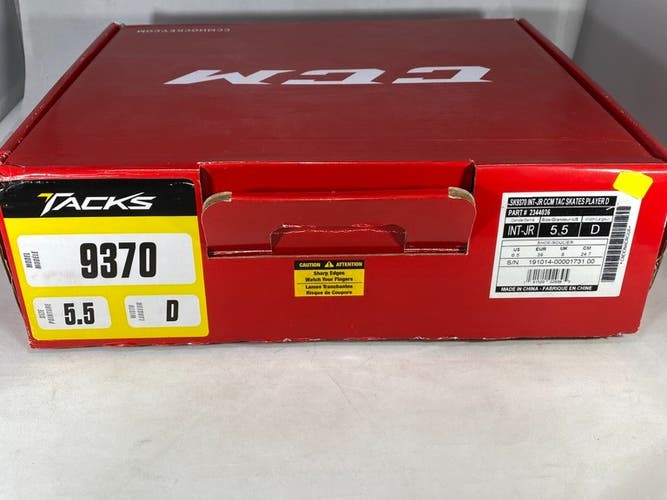 Junior New CCM Super Tacks 9370 Hockey Skates Regular Width Size 5.5