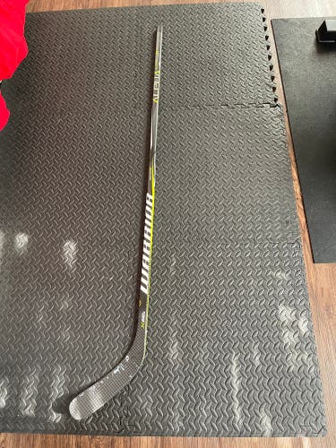 Senior Right Handed W88  Alpha QX Hockey Stick
