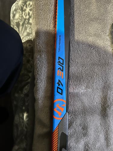 Warrior Covert QRE 40 senior hockey stick