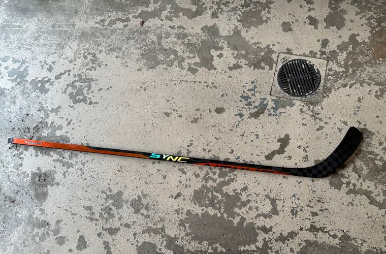 Senior Right Handed P92 Pro Stock Nexus Sync Hockey Stick