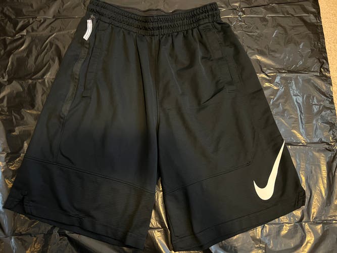 Nike Dri-Fit Men’s Black Shorts with Pockets size M Polyester