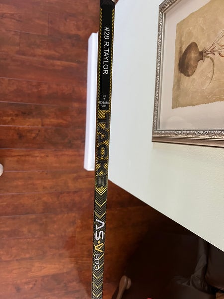 Senior Right Handed P88 Pro Stock Super Tacks AS-V PRO Hockey Stick