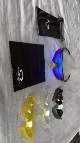 Unisex One Size Fits All Oakley Radar EV Sunglasses