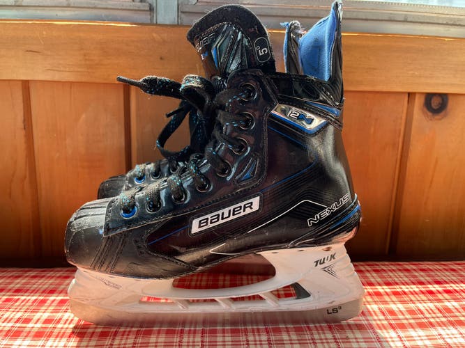 Bauer Nexus 2N Skates - Size 5