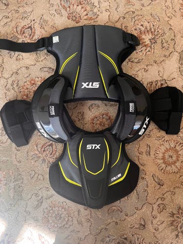 Youth Medium STX Stallion 200+ Shoulder Pads