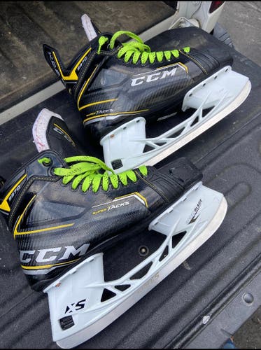 Used CCM Size 10 Super Tacks 9370 Hockey Skates
