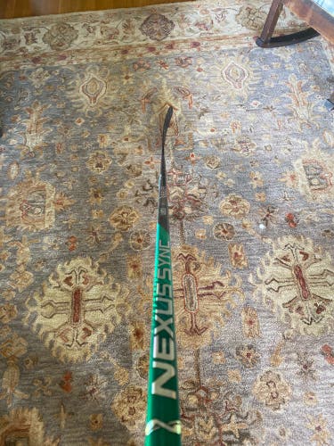 Senior Left Hand P92 Nexus Sync Hockey Stick