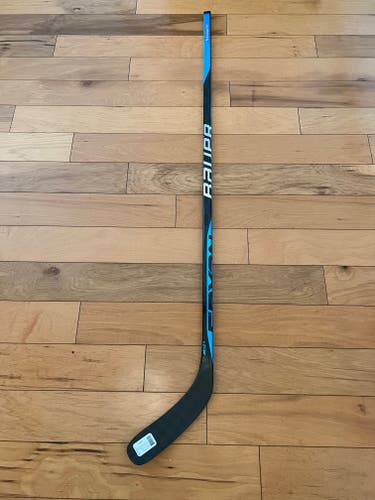 New Bauer Sync Hockey Stick P88/70 Flex/Right Handed