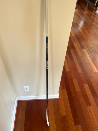 Senior Right Handed P28 Pro Stock Nexus Geo Hockey Stick