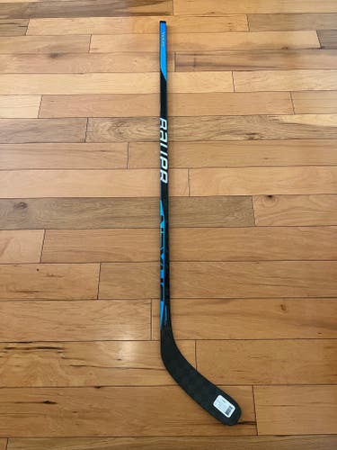 New Bauer Sync Hockey Stick P88/77 Flex/Left Handed